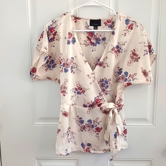 Lumiere floral wrap blouse in cream blue and red size S - Picture 1 of 10